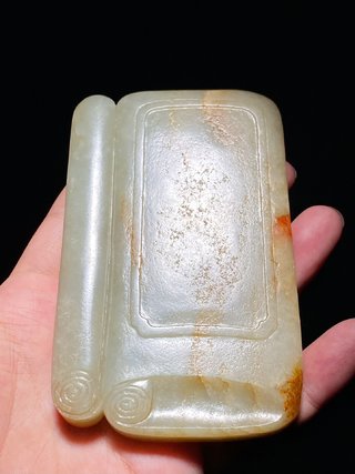 和田玉籽料|清乾隆 和田玉籽料沁色 三蝠祥云书卷 玉砚 砚台 摆件