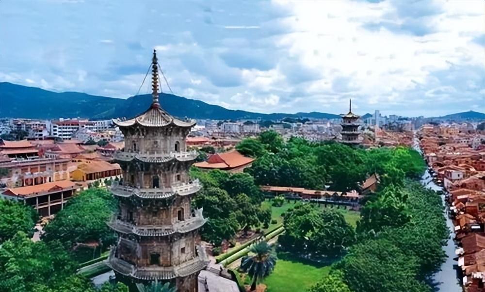 驾驶|“一生至少要去一次的城市”，退居二线，仍是老外眼中的光明之城