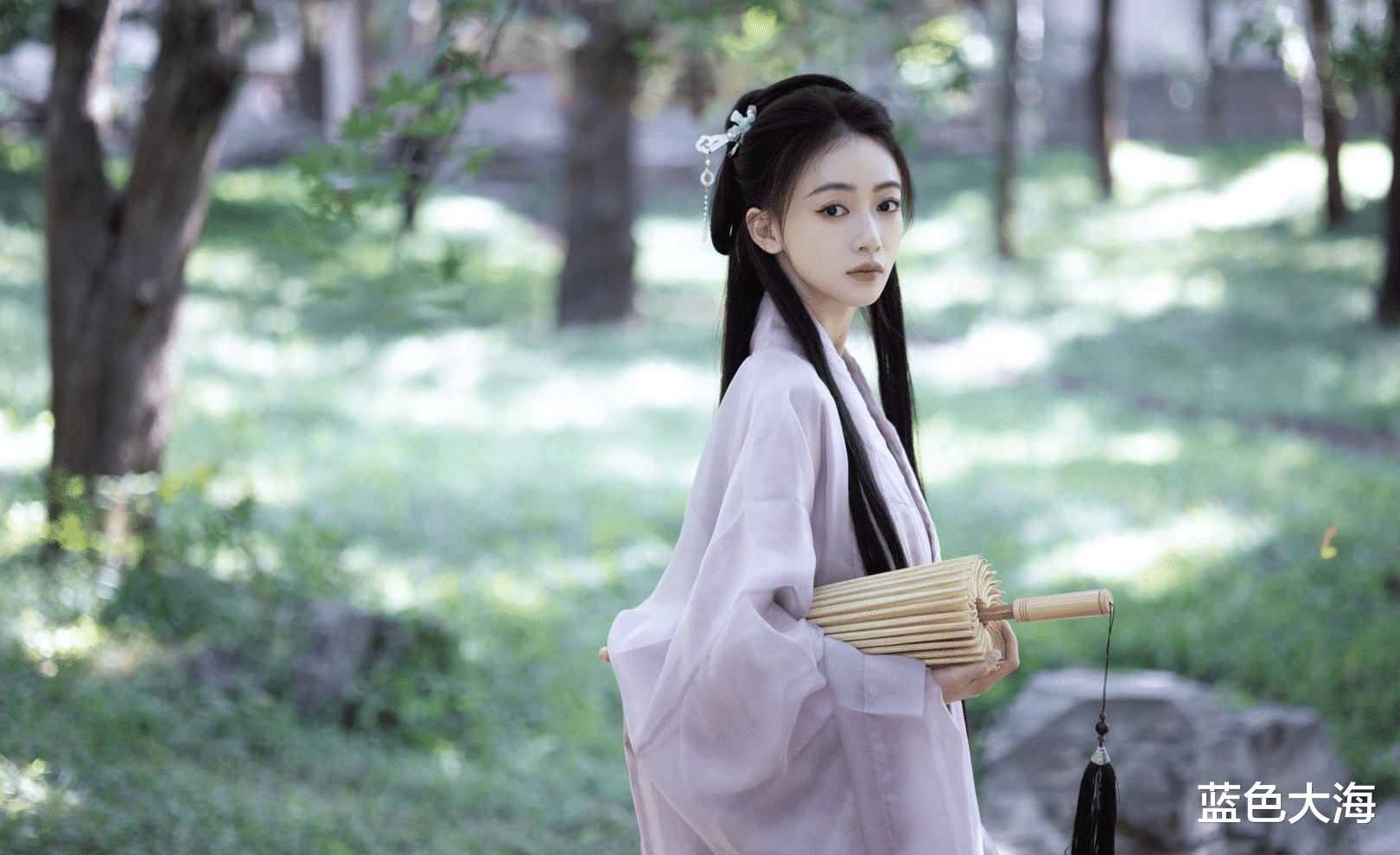 吴谨言|吴谨言的“汉服”造型好有灵气，网友：古装剧终于“有救”了