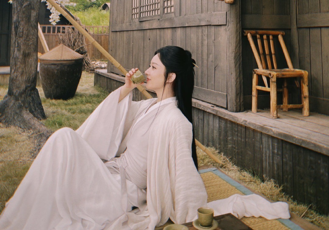 双世萌妻|开播拿下热搜榜第一，《双世萌妻》剧情过瘾，鹅厂又甩出硬核王炸