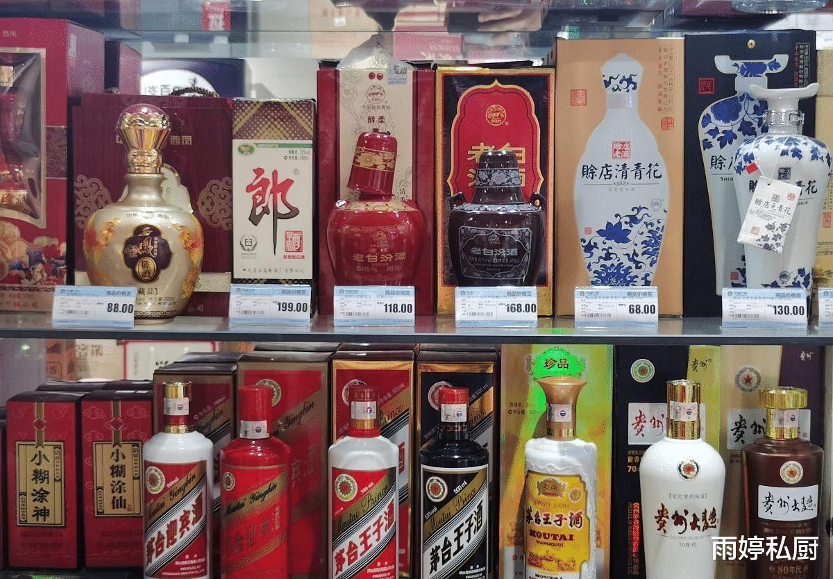 超市中，5款不起眼的“良心酒”，价格低廉，都是好喝的纯粮酒