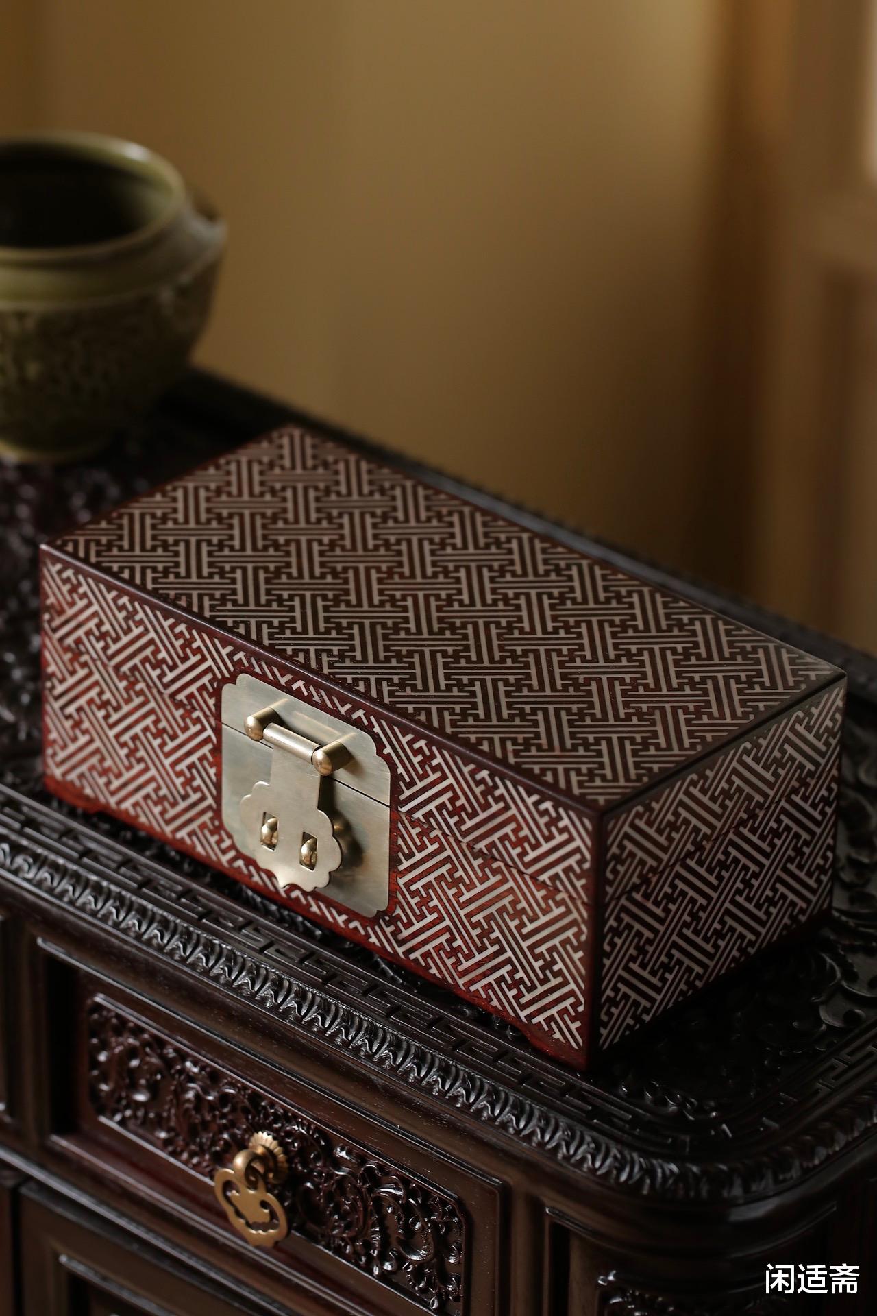 |锦上添花，小叶紫檀镶鹿角，锦地纹首饰盒