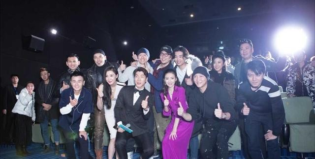 董洁|董洁这是什么神仙颜值？一袭紫色长裙纯美温婉，41岁依旧灵气逼人