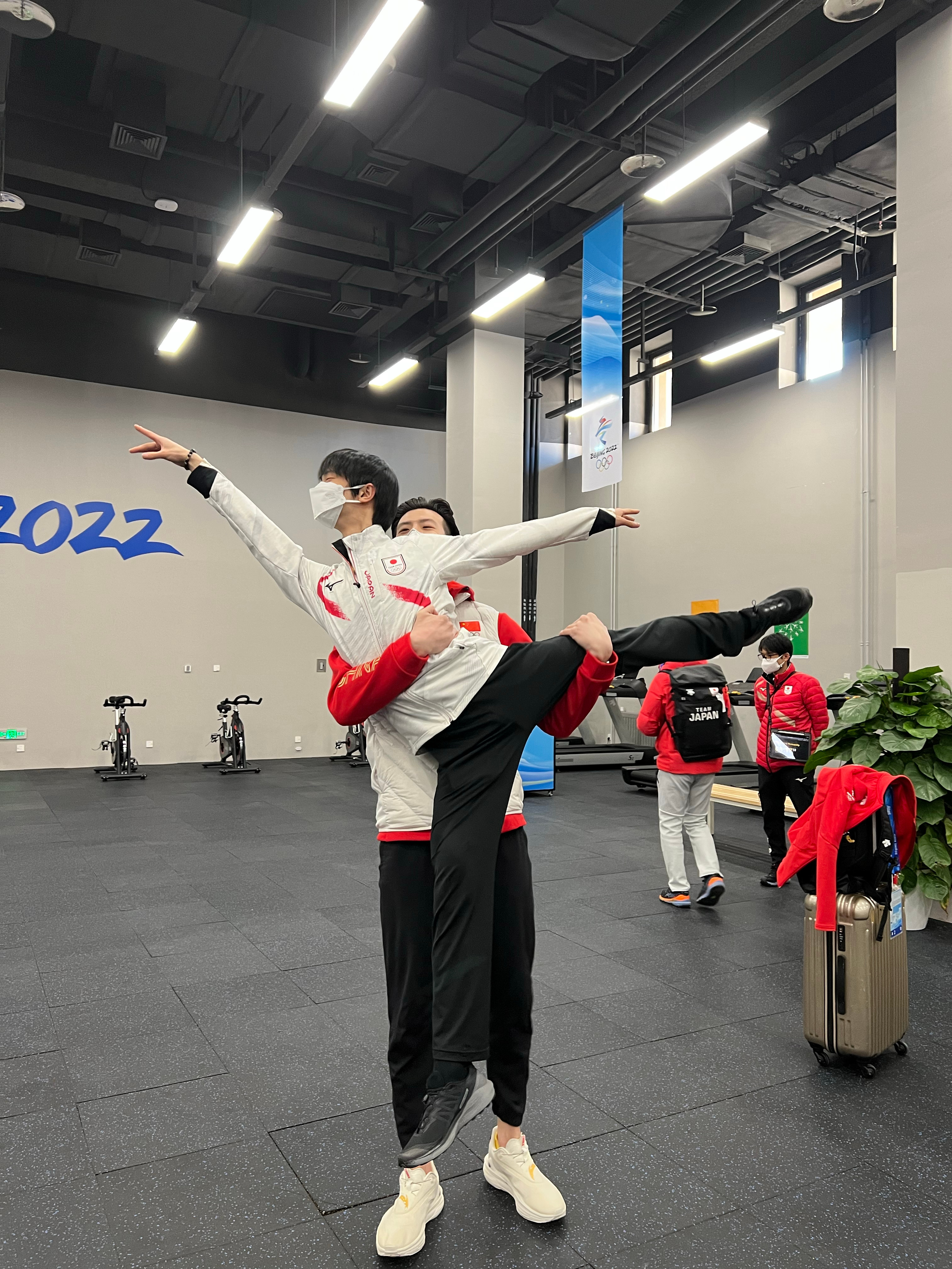 辽宁男篮|托举羽生结弦，这些选手们可是认真的！除了柳鑫宇，还有他们！