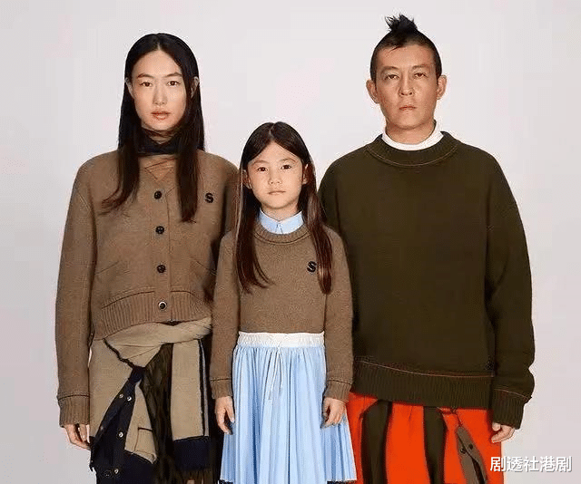 陈冠希|面无表情，41岁陈冠希晒一家三口合照被狠批，网友：太诡异