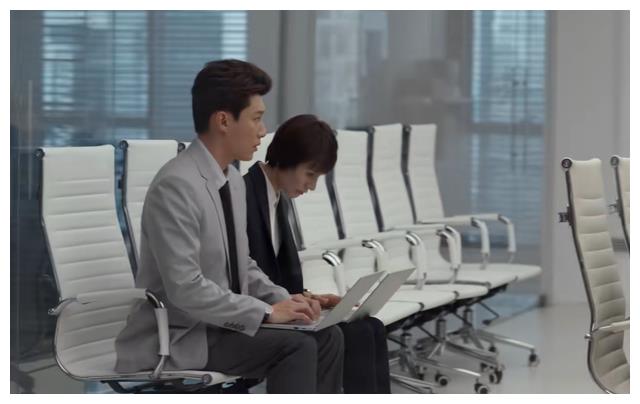 玫瑰之战|黄晓明凭《玫瑰之战》出圈，不仅被观众要求加戏，还带火了一句话