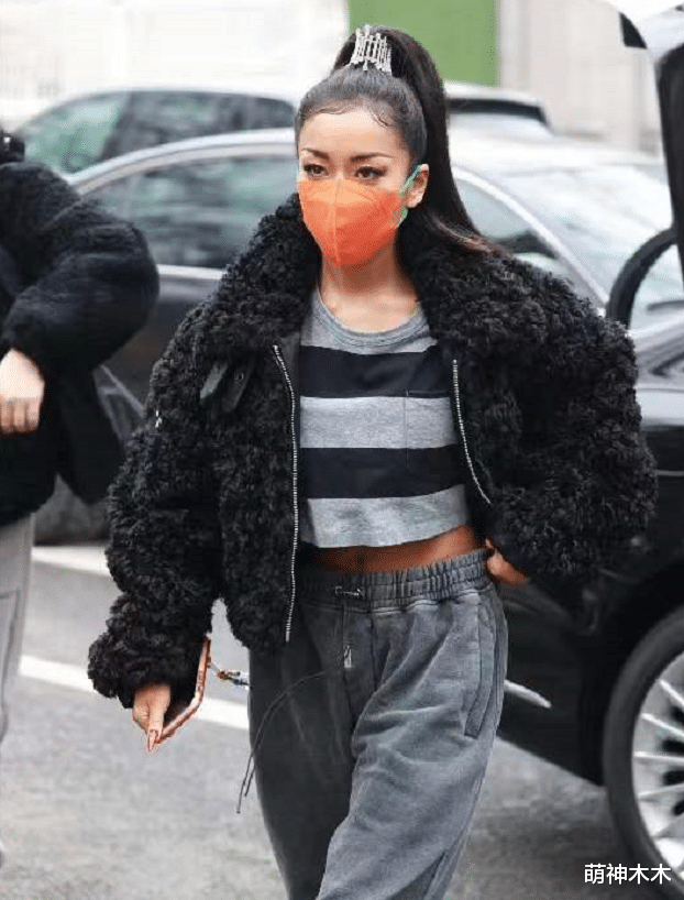 赵丽颖|明星春晚私服太抢眼:宋茜万元大衣似炸鸡,赵丽颖千元外套被吐槽