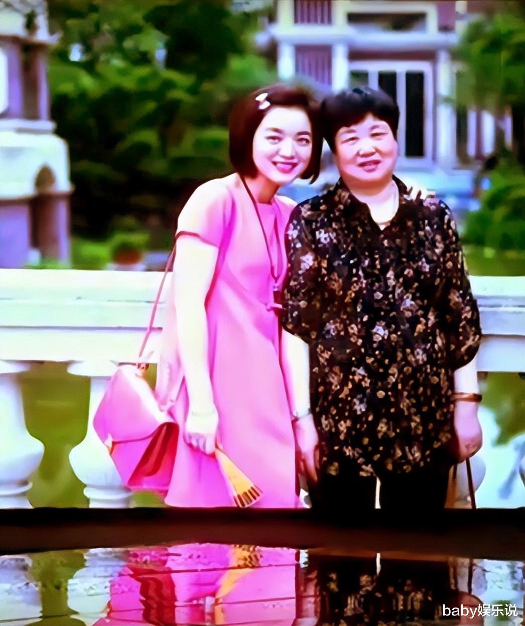 白雪|白雪：离婚后与儿子相依为命，二婚追求小8岁原艺，如今苦尽甘来