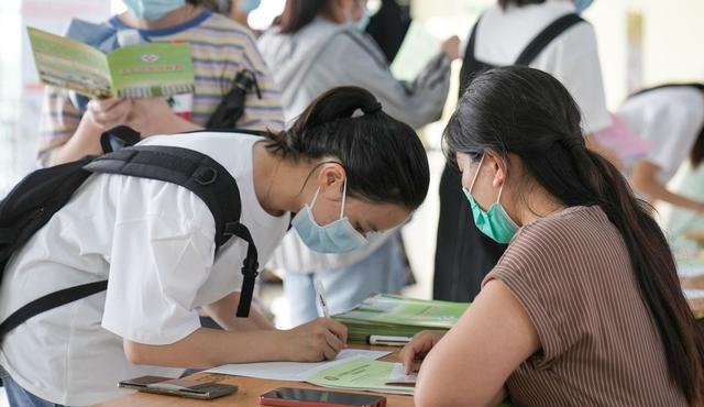 大学|研究生薪资能达到“几十万”吗?了解之后,可能这类人有机会逆袭