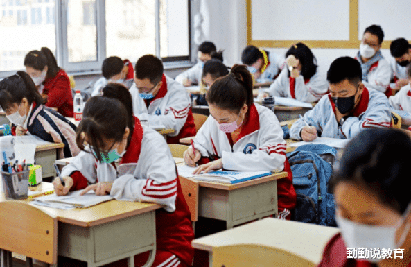 宿舍|为啥同学们宁愿去私立复读，也不选择去中专？看到宿舍环境明白了