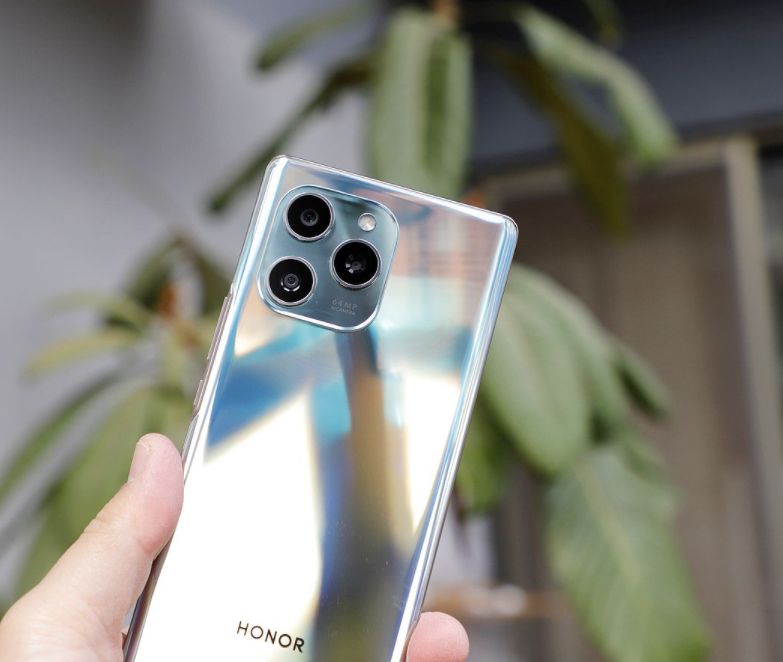 vivo NEX|荣耀低调发布新机,66W快充+6400万三摄,售价2199元起