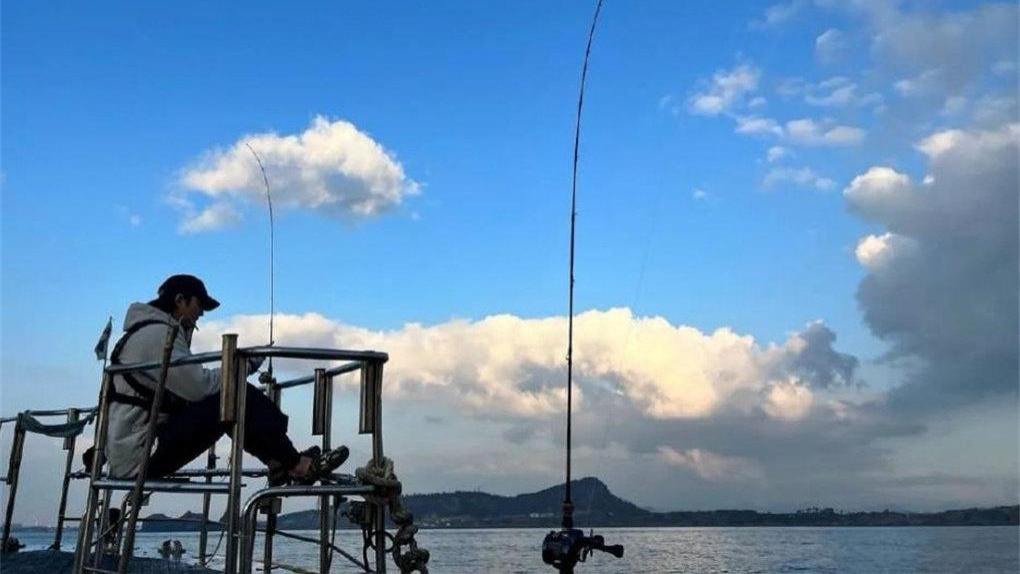 钓鱼|一个钓鱼和饮酒的段子，能悟出生活中的一些浅显道理