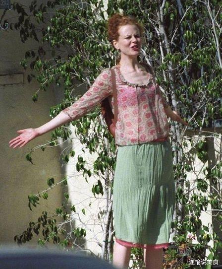 汤姆·克鲁斯|2001年，妮可·基德曼和阿汤哥离婚成功，高兴得在大街上手舞足蹈