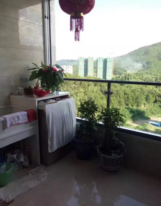 晒晒我的84平小家,装修全屋贴瓷砖,住了两年还跟新的一样!