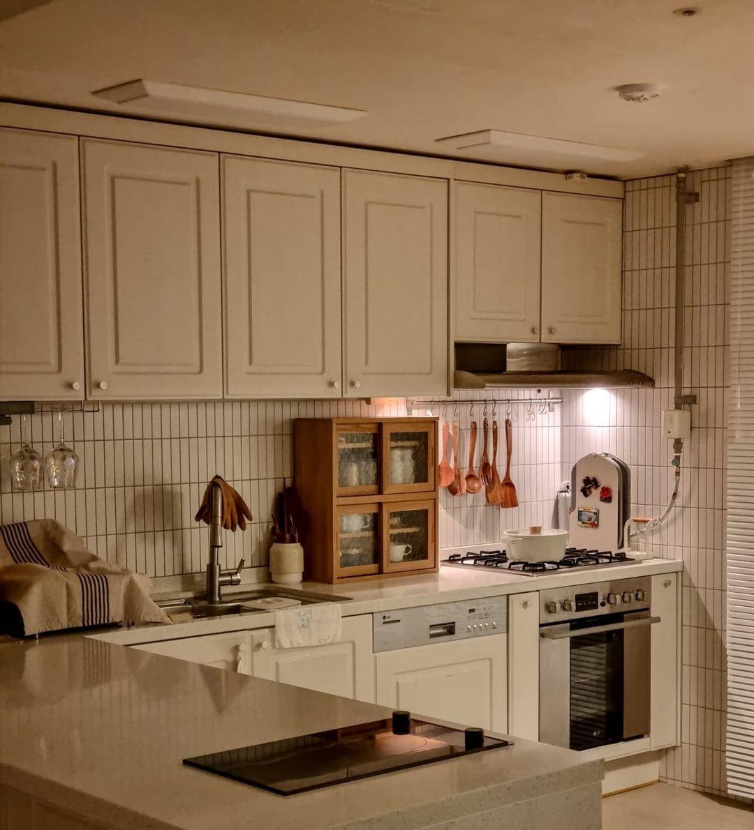 一人独居80㎡,入住一年后,决心简单改造,如今生活过得有滋有味