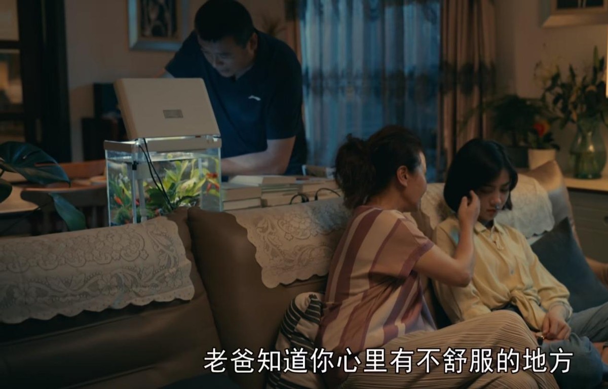 亲爱的小孩|《亲爱的小孩》2位金牌配角，戏里戏外是夫妻，结婚25年太幸福