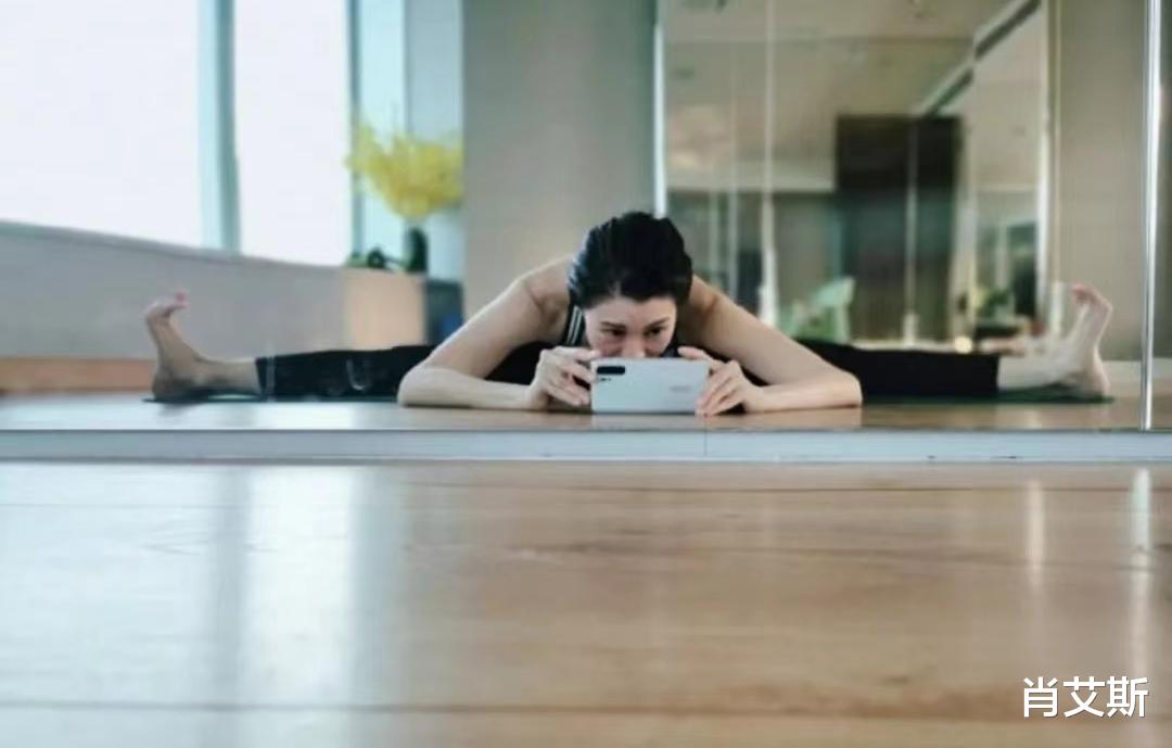 赵丽颖|李嘉欣低调富豪公公:拥有百套豪宅与李嘉诚为邻,却独宠妻子一生