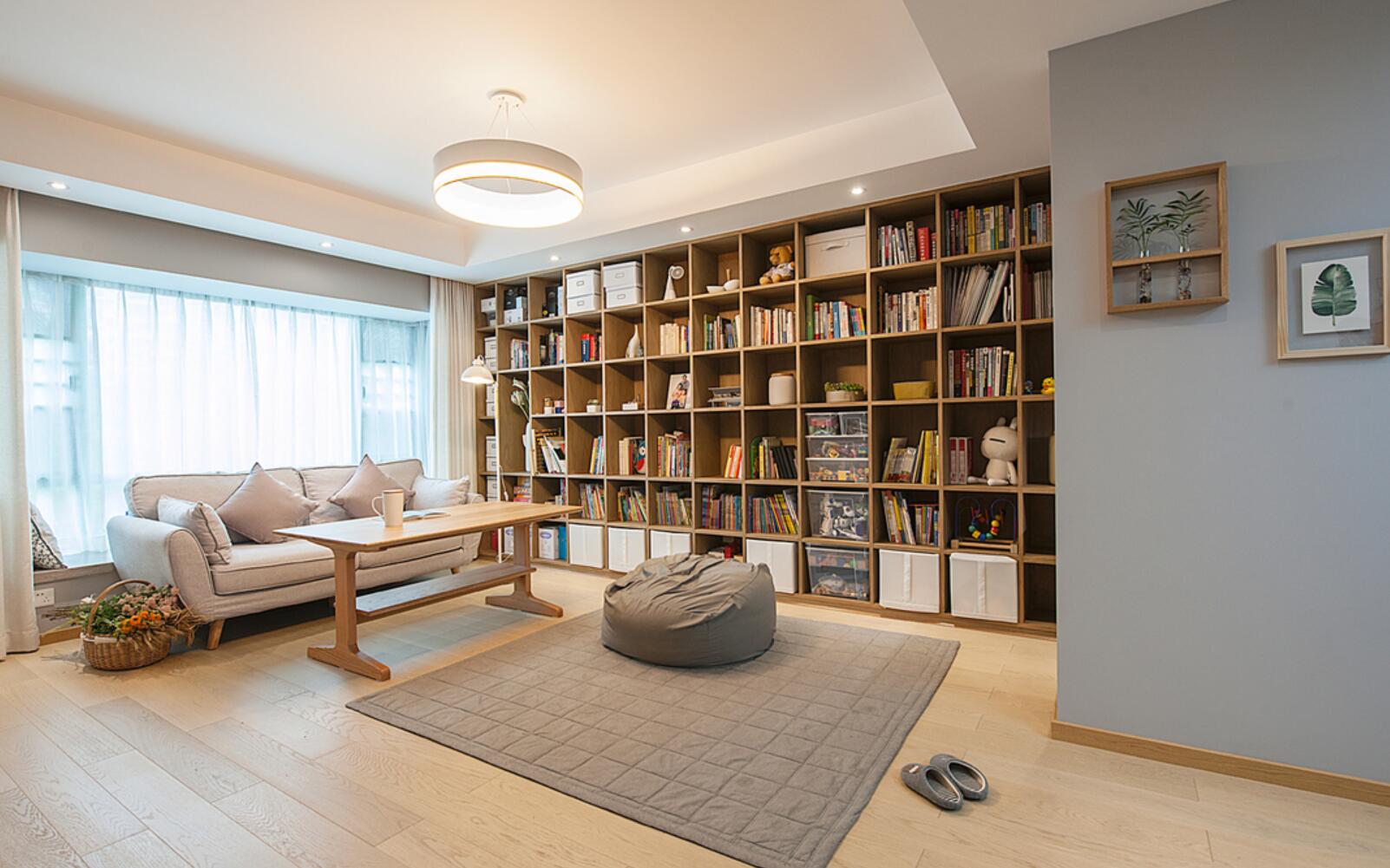 越来越多人给沙发做围合式设计，只有尝试过，才知道有多舒适