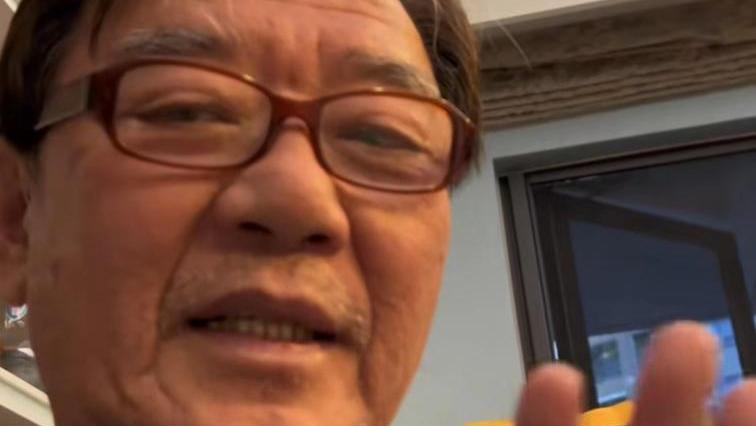 李立群|李立群父子豪宅聚会，郝邵文携新婚妻子拜访，几人聊直播相谈甚欢