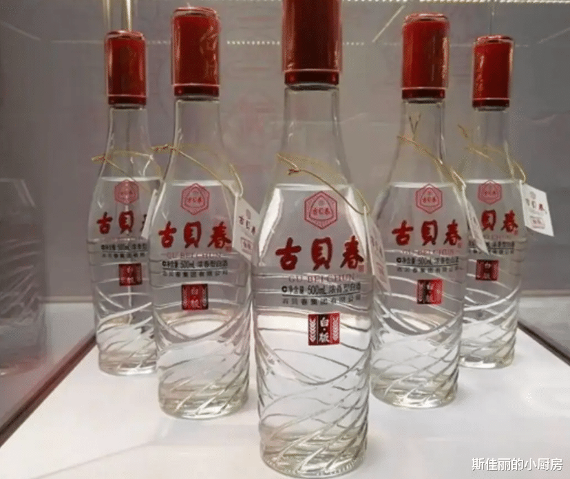 年底聚会多，到你敬酒别一言不发，行家教你3句高情商“敬酒词”