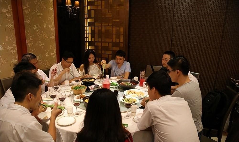案例:女护士醉酒遭同事侵害,醒来后无人承认只得举报全体同事