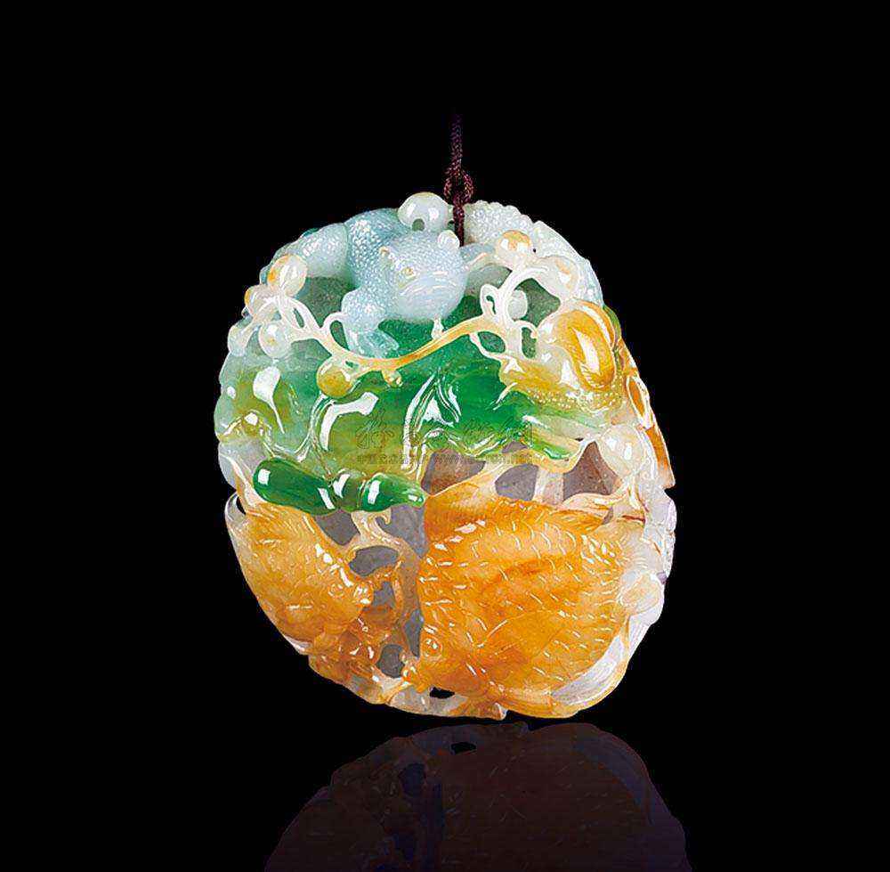 和田玉籽料|三彩翡翠是哪三彩?跟三色翡翠有何区别?