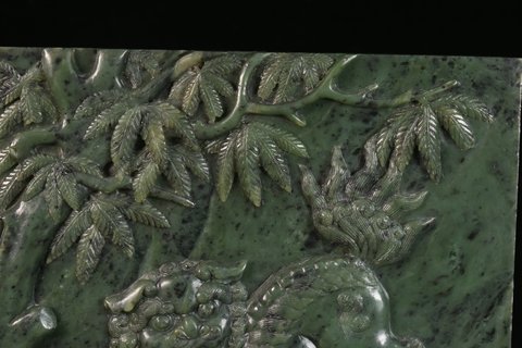 |旧藏  和田碧玉“太狮少狮”插屏