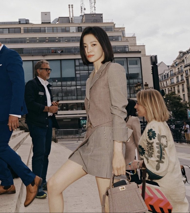 宋慧乔|红毯上的办公室装，还得看宋慧乔，难怪网友们都这么喜欢她