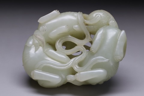 和田玉籽料|舊藏和田玉籽料“三狮滚绣球”.