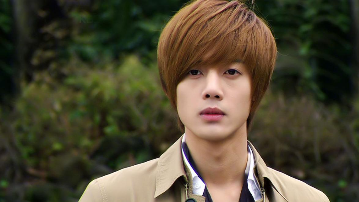 金贤重|初代顶流金贤重被曝丑闻！8年不给儿子抚养费，还主动砍价想省钱