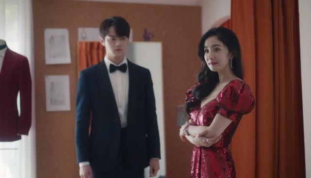 杨幂|杨幂比许凯大9岁，演情侣被嘲像母子？我们对女演员是有多苛刻！