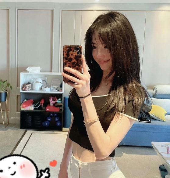 潘南奎|网红“潘南奎”公开恋情,男方意外撞脸“韩庚”,网友:照着整的