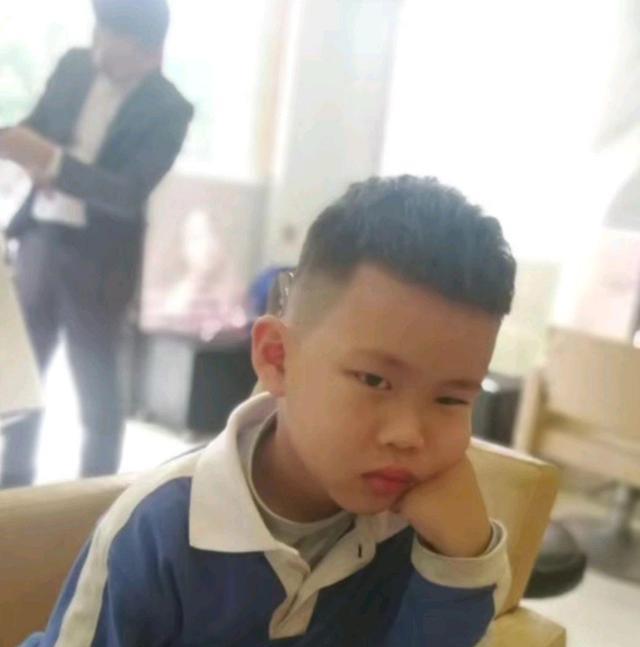 |孙辉和彭四英通电话,夏令营时间改成28天,下周孙海洋接他回家