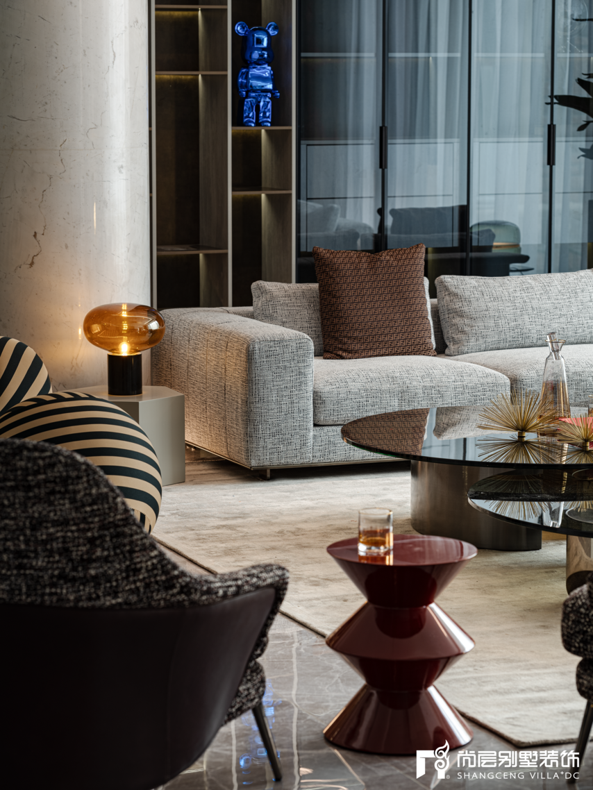 700m2现代美宅,包容了三代人不同的阅历与审美