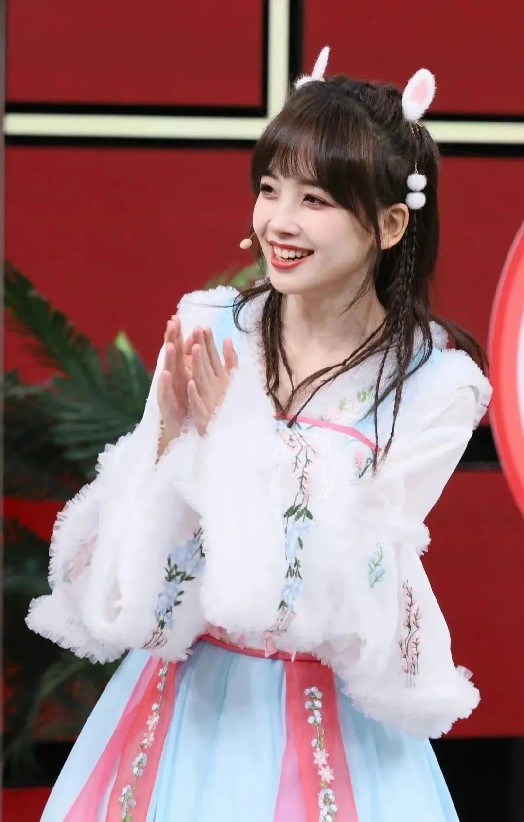 杨紫|杨紫王冰冰同框录制《春晚进行时》！两人生图非常扛打，甜妹联盟