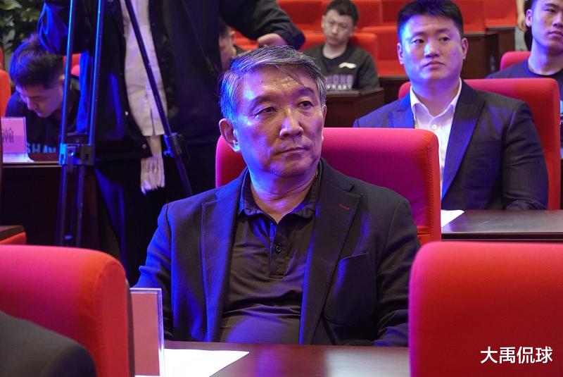 朱荣振|宫鲁鸣或不会再与辽宁队交流各自的球员，高诗岩的离队宣告朱荣振很难得到重用