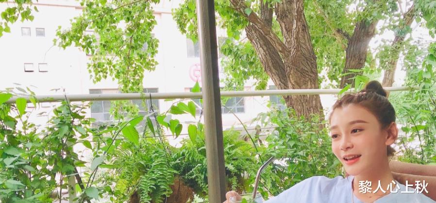 曹云金|曹云金前妻唐菀发牢骚,配文暗示后悔离婚,网友质疑用前夫蹭热度