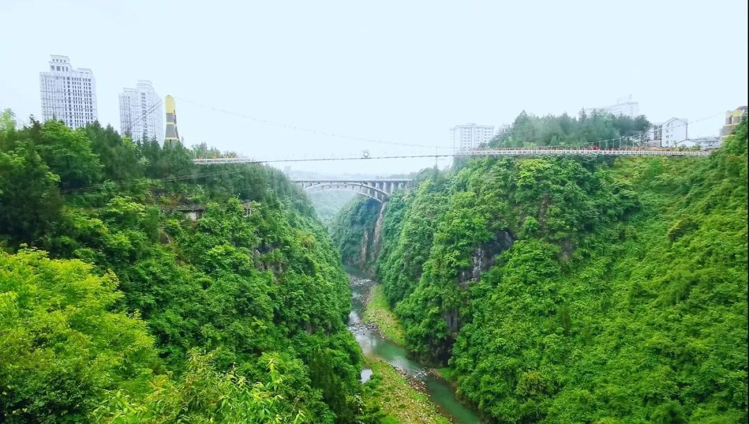 火车|探寻隐藏在城市里的峡谷，不能让他深藏功与名