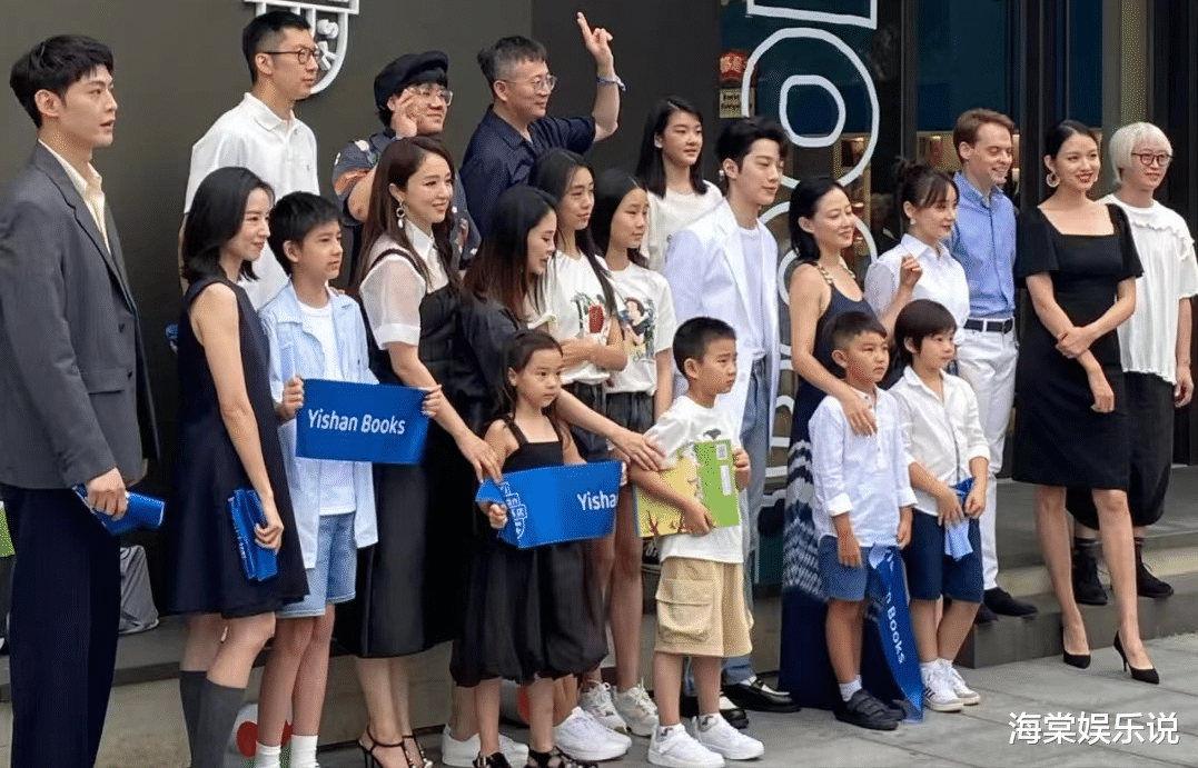 董璇|董洁董璇关悦3人罕见合体，40岁已美人迟暮，离开滤镜颜值太真实