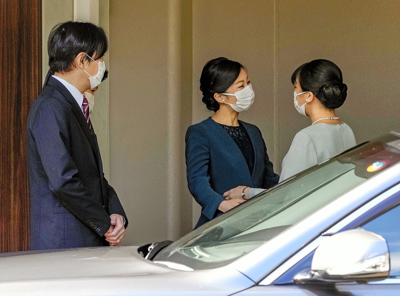 姐姐 日本最美佳子公主换新发型了！一身黑白配终于不老气，向姐姐看齐