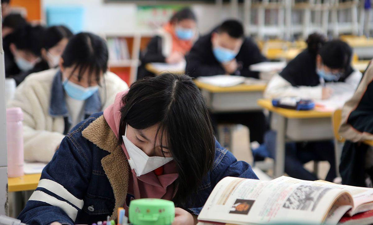 湖南株洲一地发布复课通知，学生终于重返校园，家长迎来轻松
