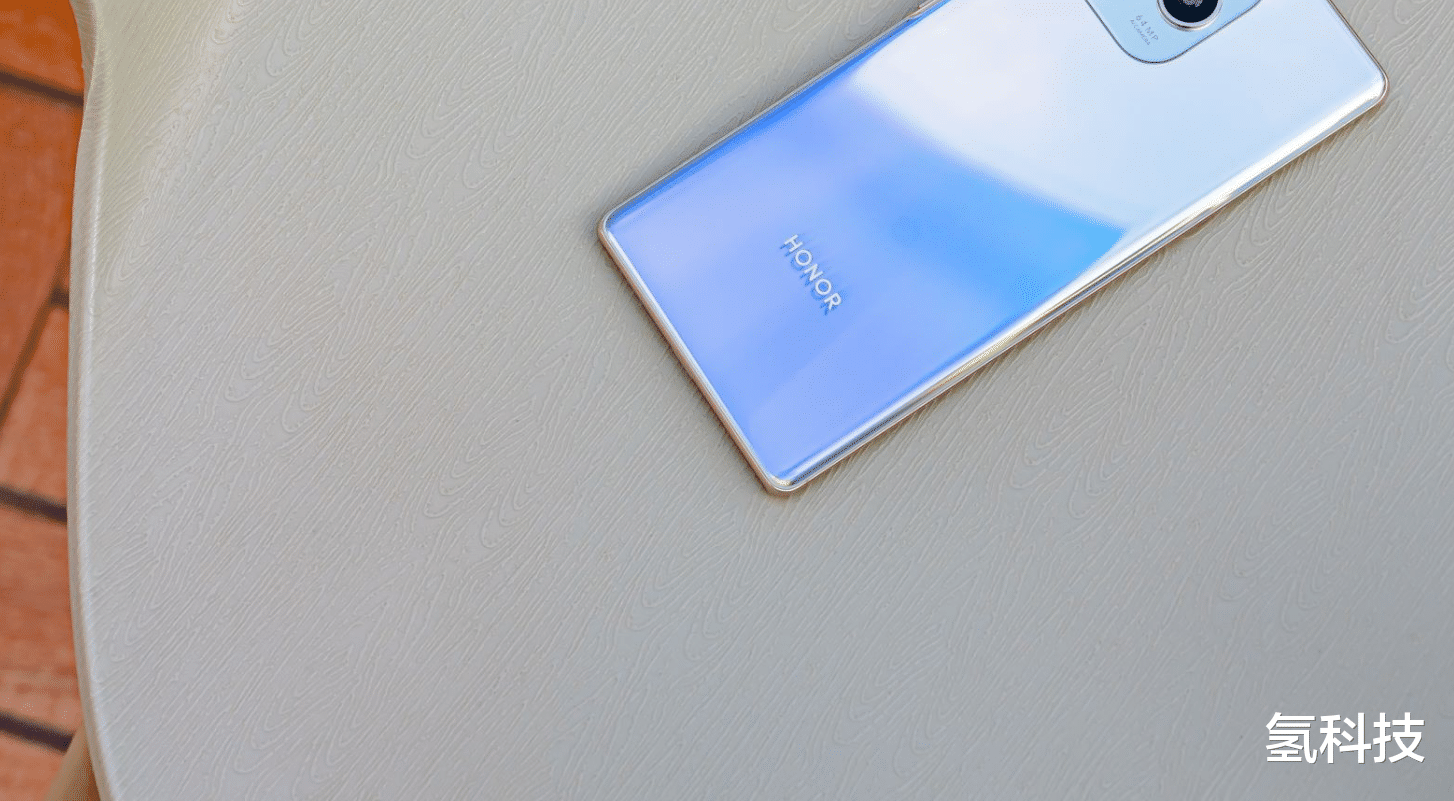 荣耀|荣耀60 SE再攀颜值巅峰，双曲面设计或成未来主流