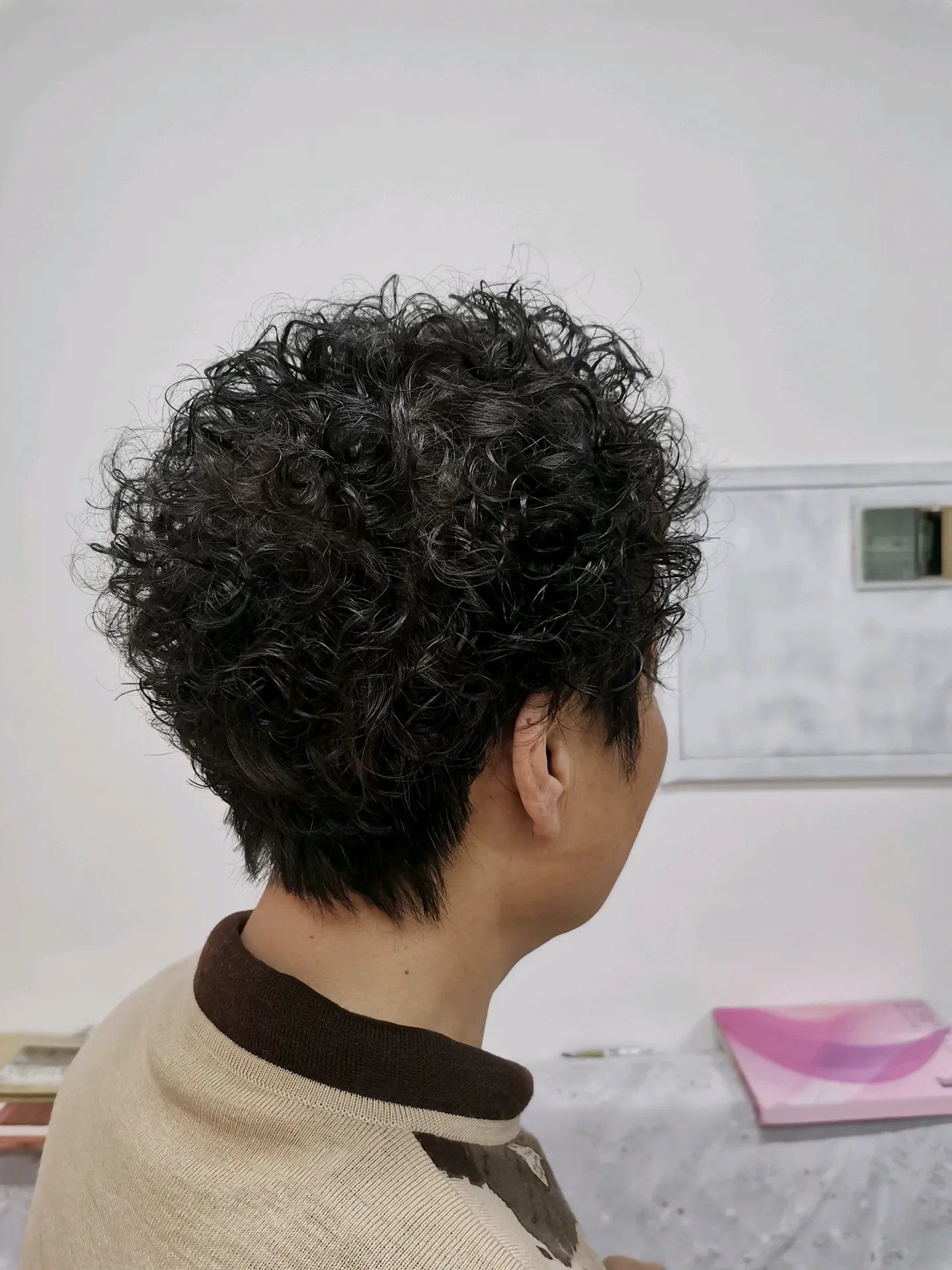 短发 最火女士短发14款，烫卷剪短美美哒，看着很心动