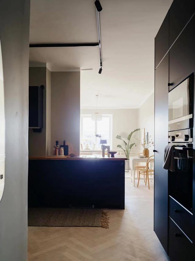 走进37㎡小而舒适的家,全屋布置温馨精致,简直一个人生活的高配