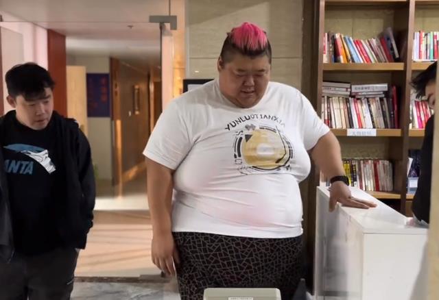 面霜 网红胖猴仔跳“炸雷舞”,15秒视频跳出一头汗,妻子喊话要离婚