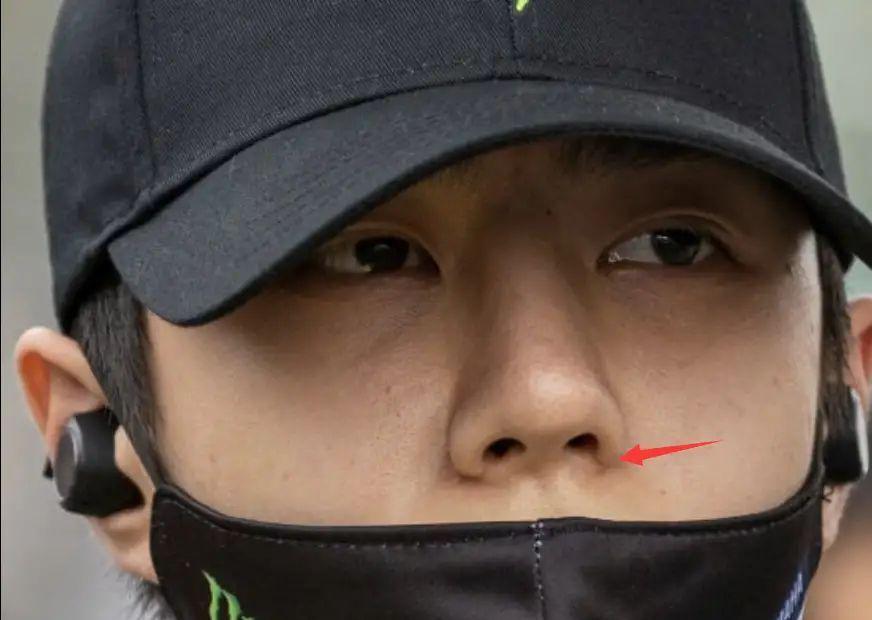 关晓彤|有一种颜值叫“明星生图”,王一博眼袋明显,关晓彤天生大骨架!