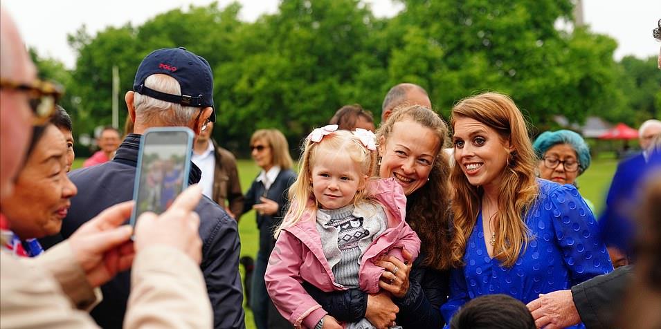 翠丝|英国公主首次带6岁继儿子参加王室活动！亚洲脸好俊，沾王室的光