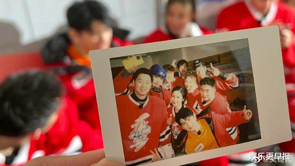 吴奇隆|妻没戴婚戒庆生掀议 吴奇隆近照瘦了!51岁回春状态网看呆