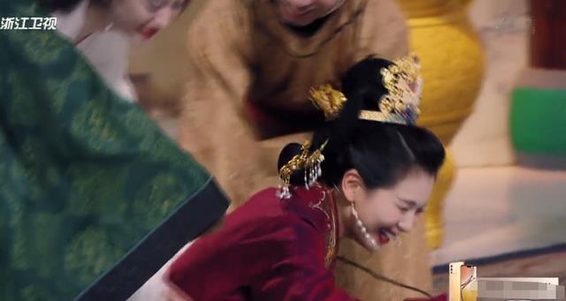 小品|《王牌7》遭疯狂打差评,广告乱入内容无新意,刘涛成唯一亮点