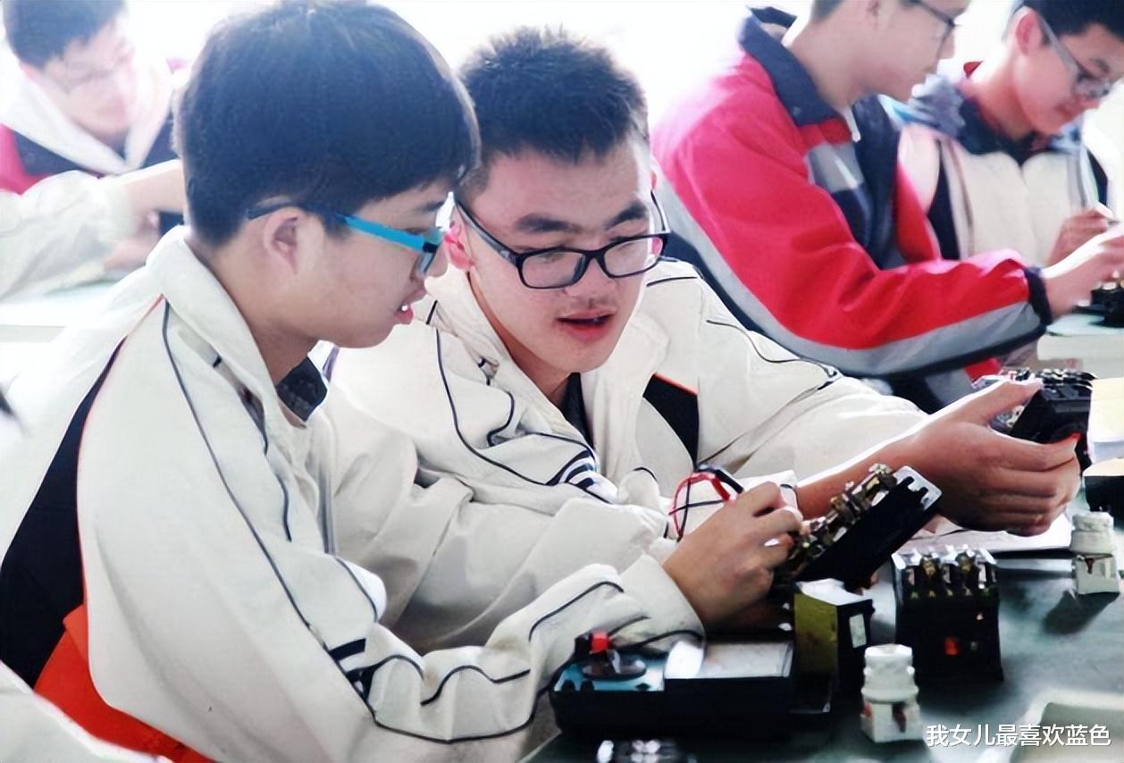 |中职生不再受歧视，地位等同于普通高中，家长还担心中考分流吗